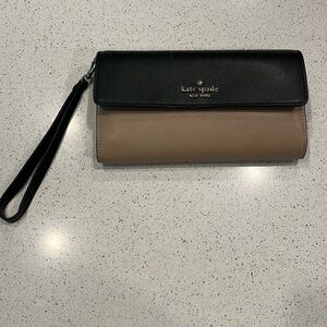 Kate Spade wristlet tan and black